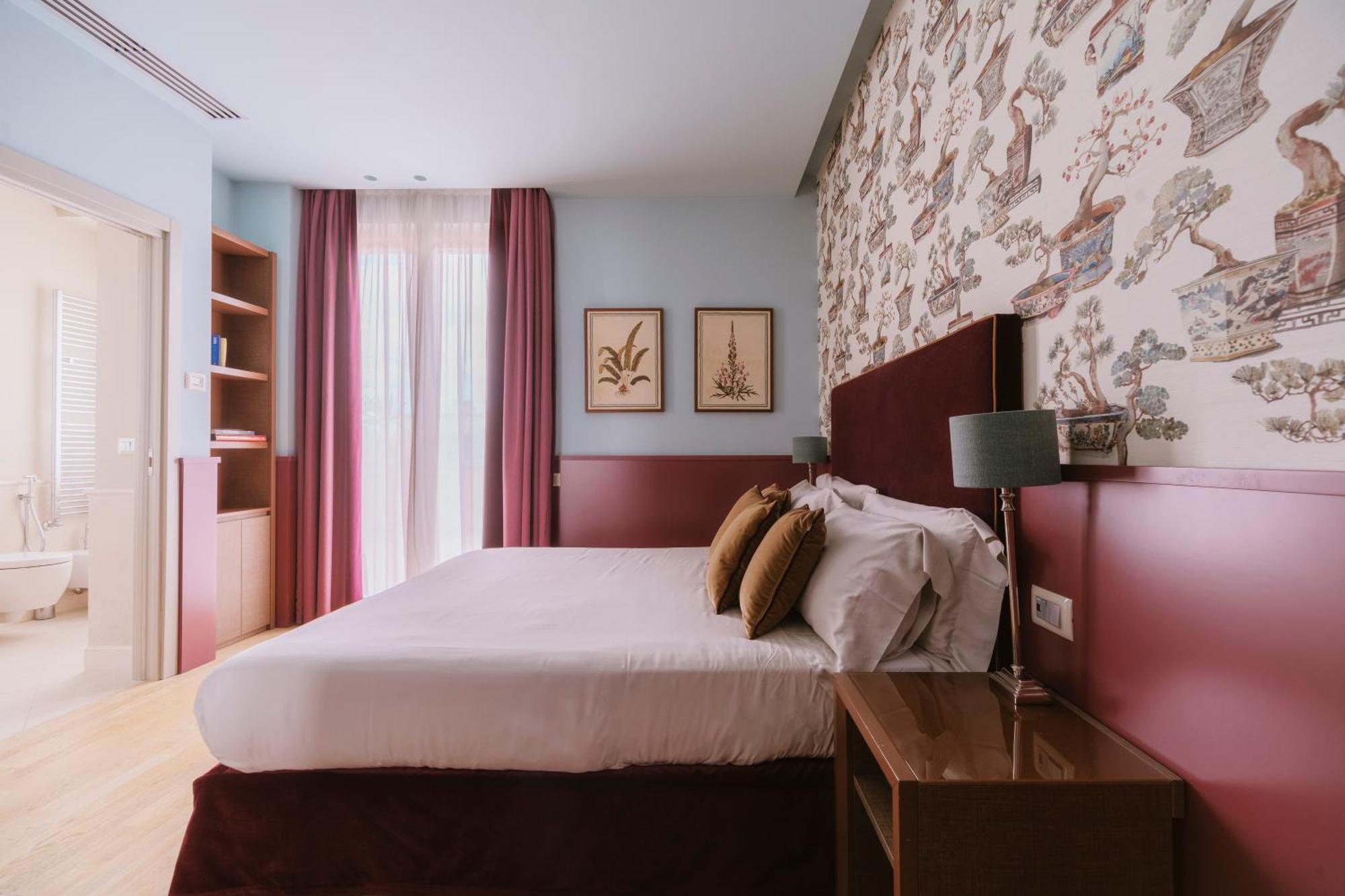 Hotel Miramare Чивитанова Марке Екстериор снимка