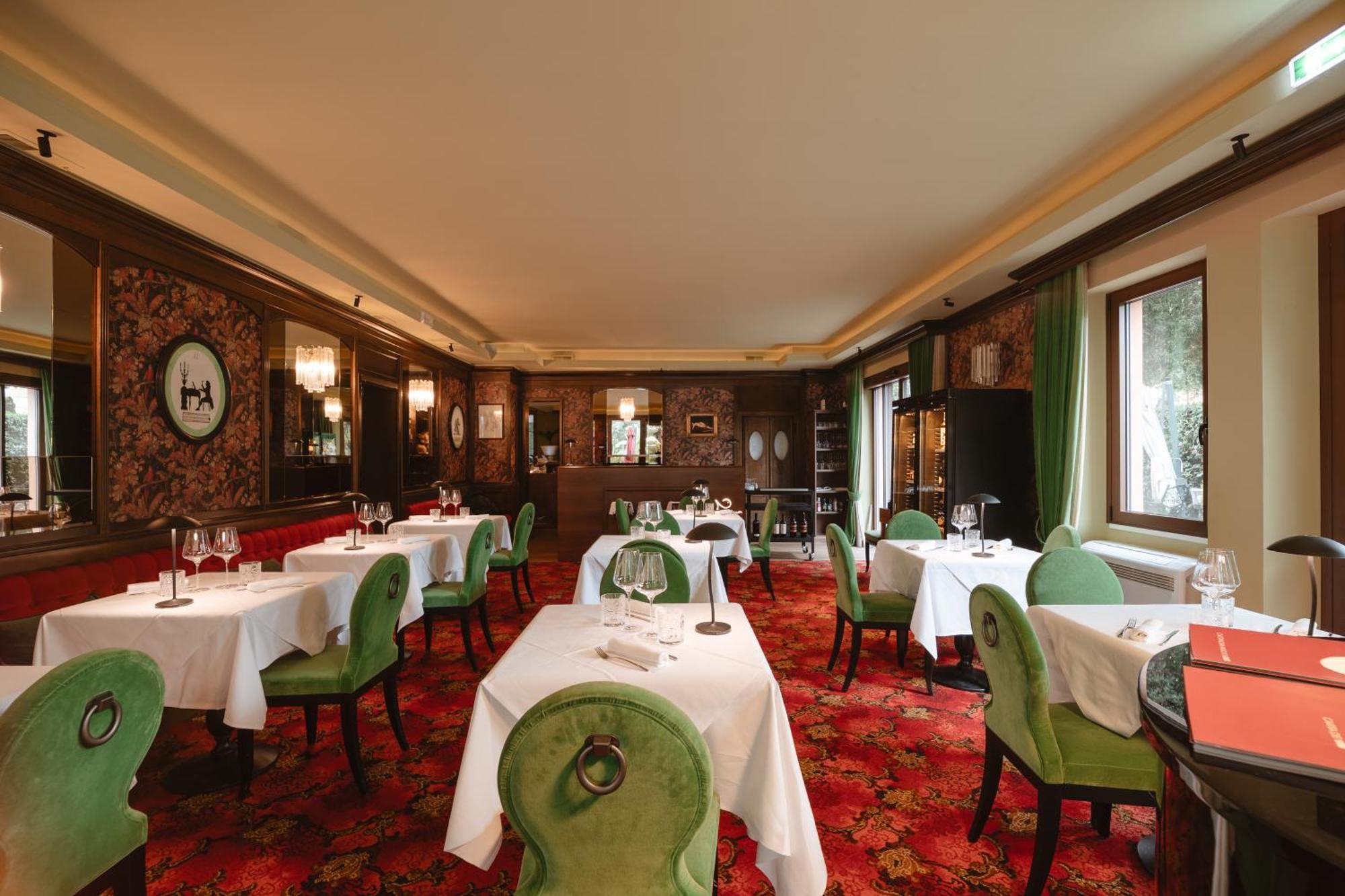 Hotel Miramare Чивитанова Марке Екстериор снимка